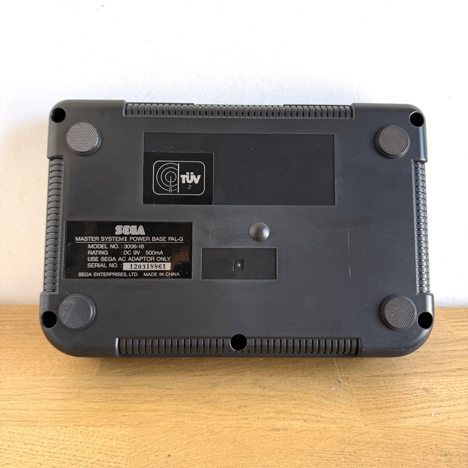 Console Sega Master System II avec manette (Jeu Alex Kidd intégré)