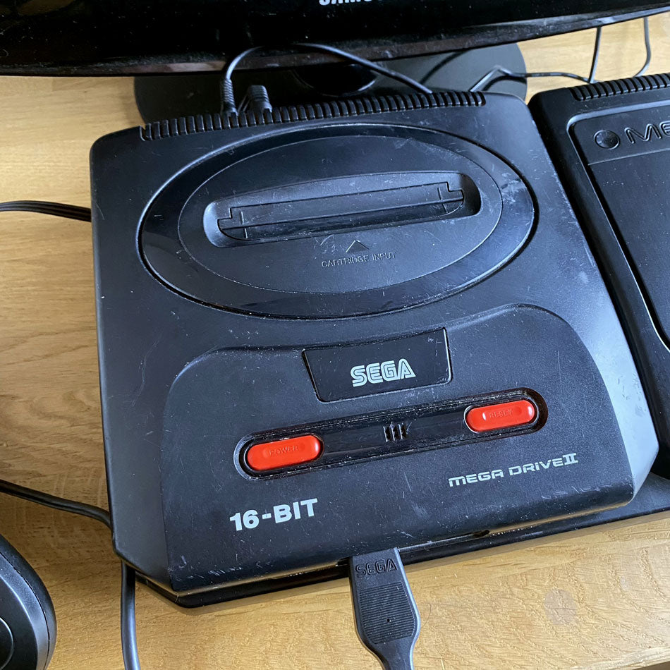 Console Sega Megadrive II + Mega-CD II 