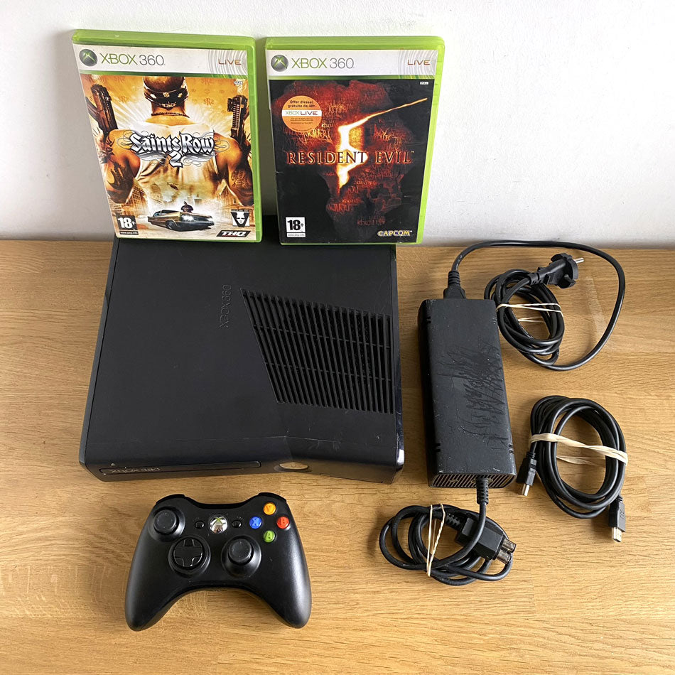 Console Xbox 360 Slim (250 Go) + 2 jeux