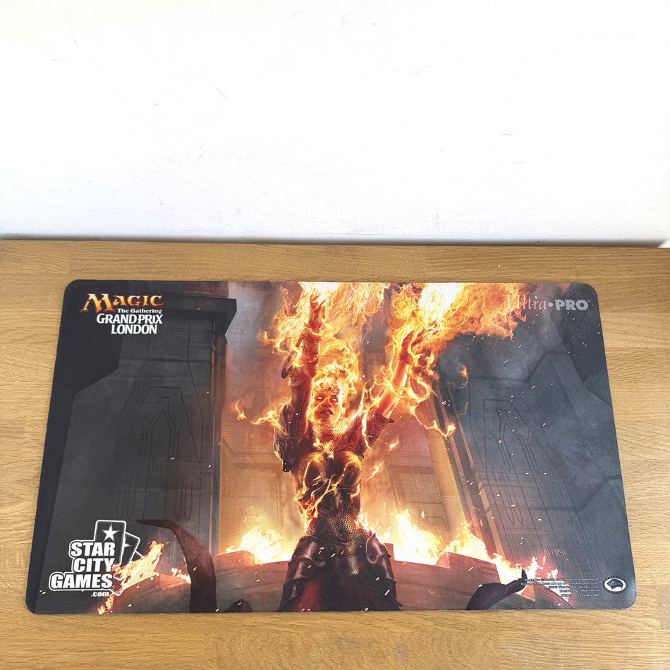 Tapis de Jeu Magic the Gathering MTG Grand Prix 2015 London Chandra Ravaging Blaze Playmat 