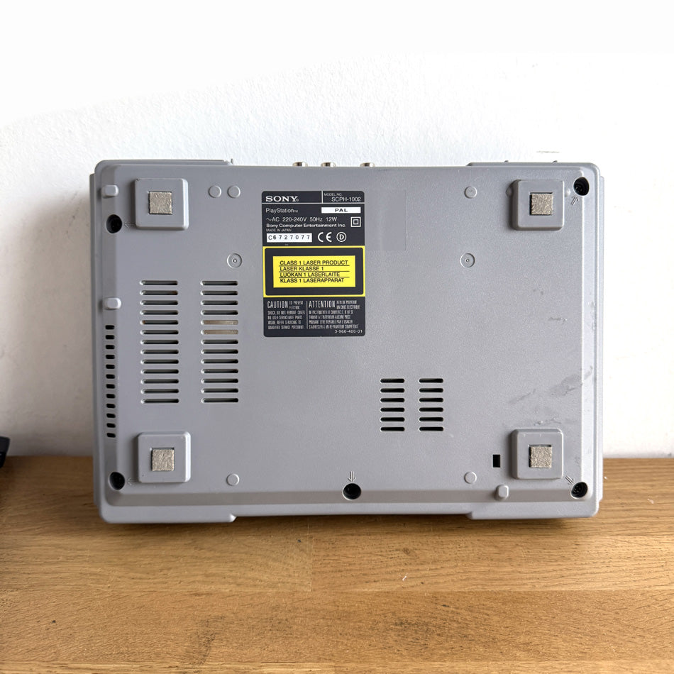 Console Playstation 1 (SCPH-1002) + Jeu Medal Of Honor Resistance