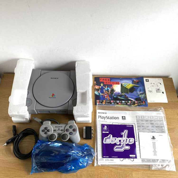 Console Playstation 1 (SCPH-7002) en boite