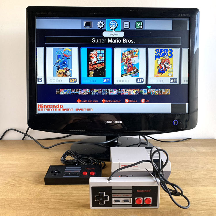 Console Nintendo Classic Mini NES (2 manettes incluses)