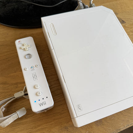 Console Nintendo Wii blanche : vue détaillée de l’exemplaire