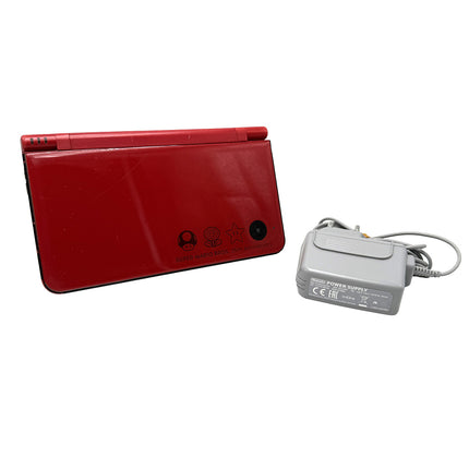 Console Nintendo DSi XL Rouge Super Mario Bros. 25e Anniversaire, photo 1 de l'exemplaire