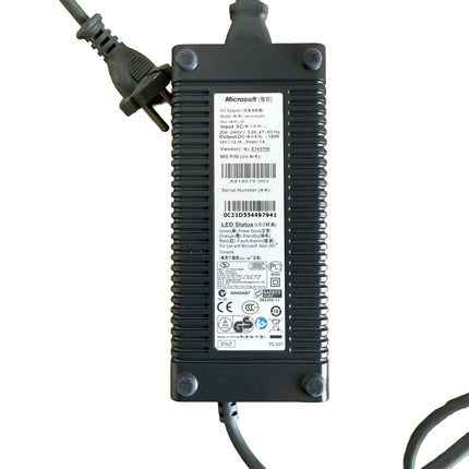 Alimentation officielle Microsoft Xbox 360 150 W avec câble secteur – photo de l’exemplaire