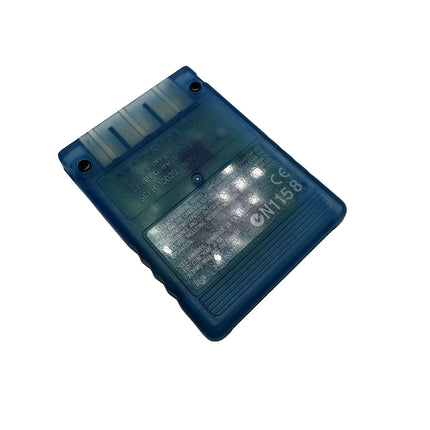 Carte mémoire officielle Sony PlayStation 2 8 Mo bleue transparente, vue détaillée de l’exemplaire