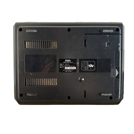 Console Sega Mega Drive I avec Le Roi Lion : dessous de la console